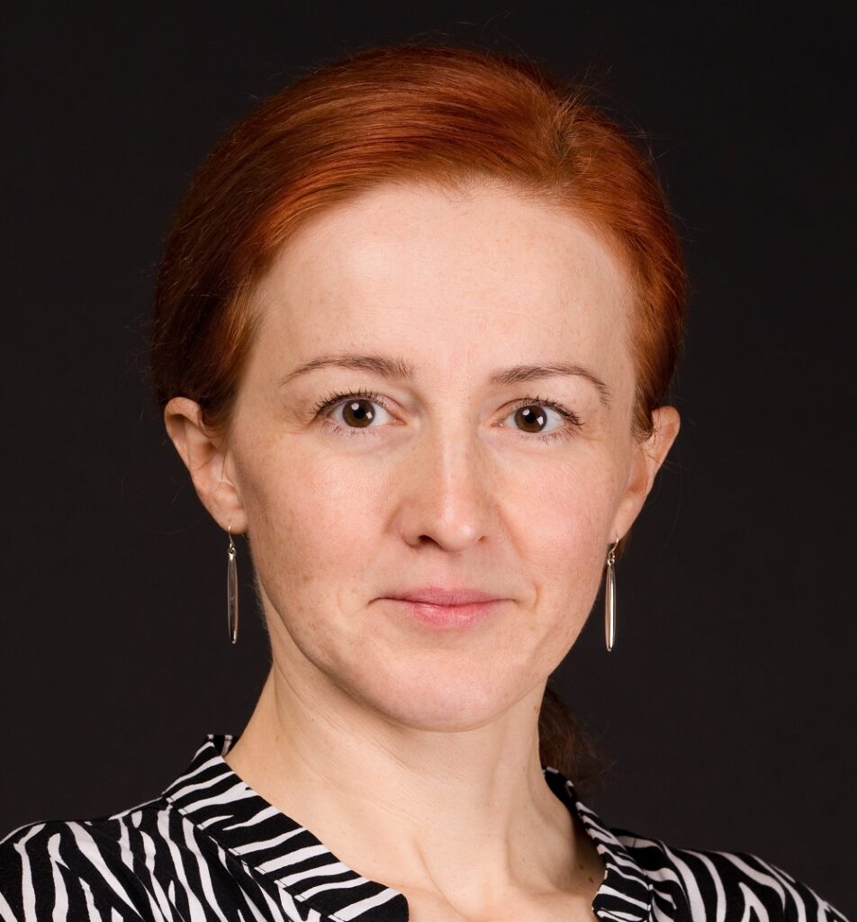 dr hab. NATALIA PAPROCKA, prof. UWr