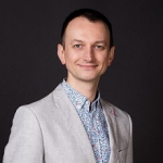 dr ŁUKASZ SMUGA